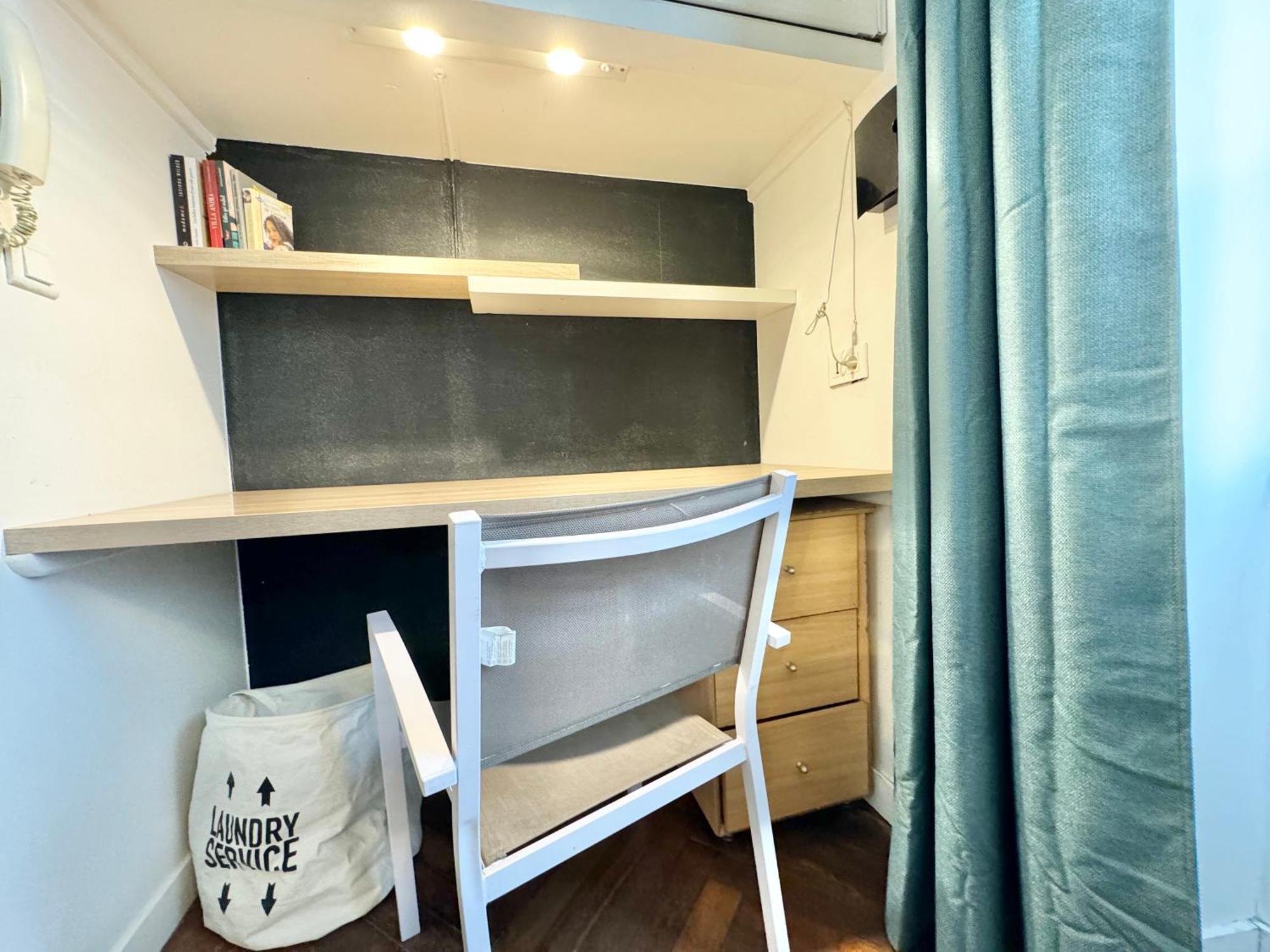 Le Noir Bois Et Blanc - Studio - Wifi - Centre Ville - Entree Autonome Quimper Kültér fotó