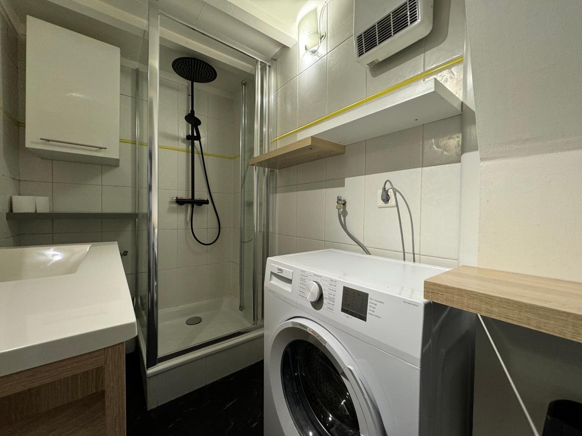 Le Noir Bois Et Blanc - Studio - Wifi - Centre Ville - Entree Autonome Quimper Kültér fotó