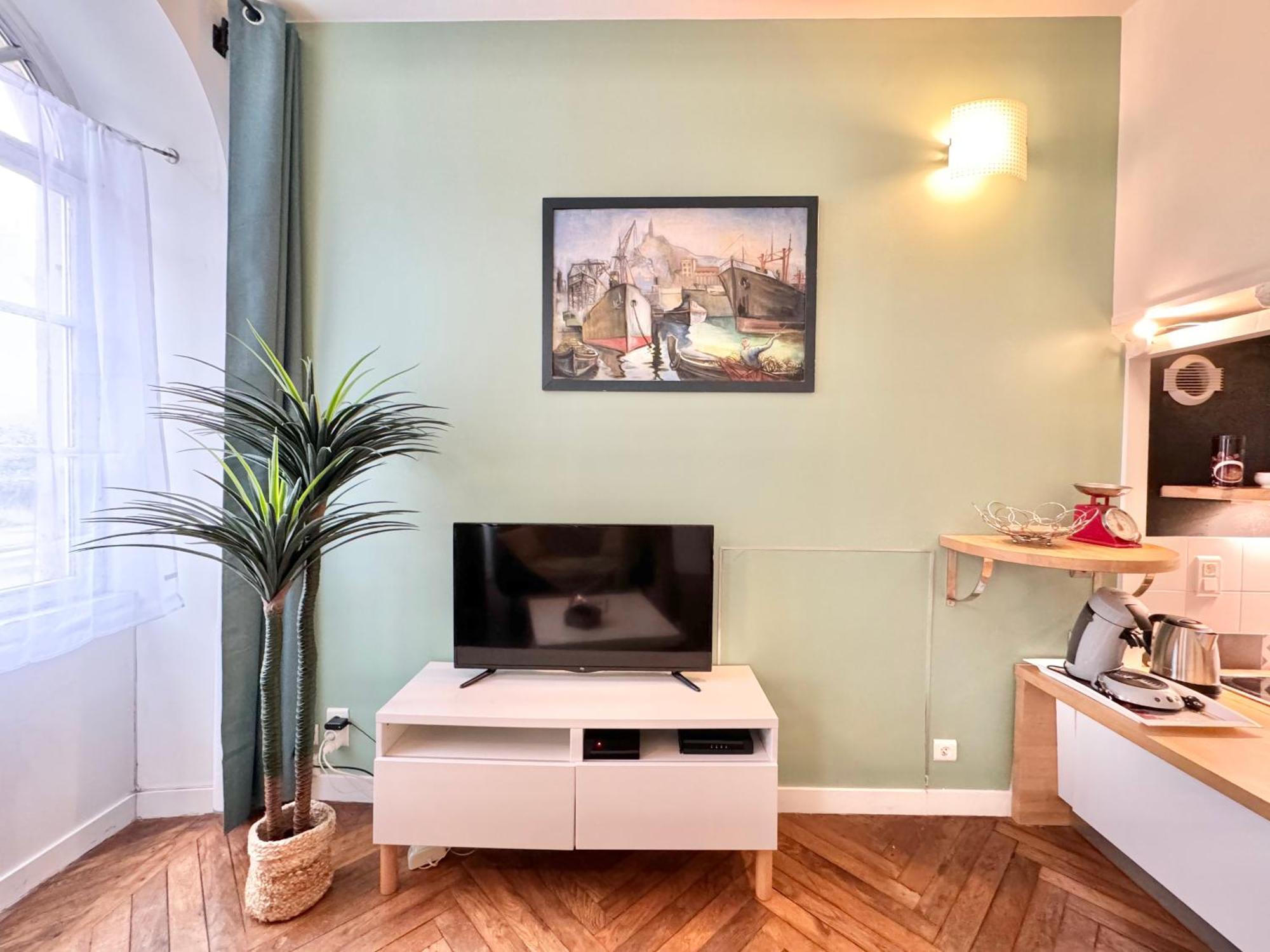 Le Noir Bois Et Blanc - Studio - Wifi - Centre Ville - Entree Autonome Quimper Kültér fotó